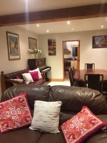 Stunning House, Picturesque Setting - Image 3