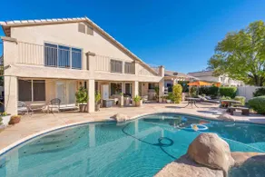 Beautiful sunset Lakehouse with with amazing views and heated pool and jacuzzi ! - Image 5