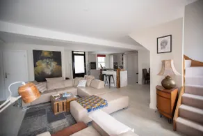Large Open Plan Cottage with Balcony BBQ Area - Image 3