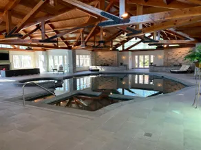 3BR Adirondack Mansion Indoor Pool/Spa/Sauna/Steam - Image 2