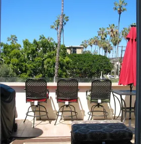 OCEAN BREEZE GETAWAY-PATIO & VIEWS - Image 4