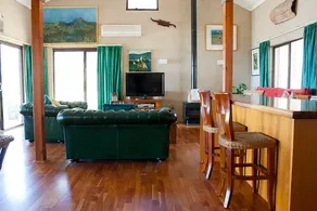 The Gallery Cabin - Image 4