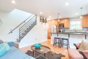 New Classic Portland Guesthouse - Image 2