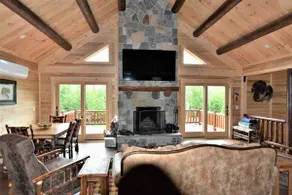 Eagles Nest - Back Lake Lodges - Image 4