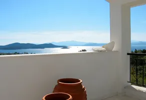 Villa with sea view, grand terrace - Image 2