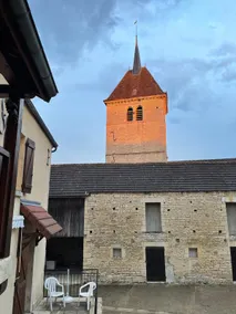 Entire apartment for 4 with enclosed courtyard and Wi-Fi - Image 2