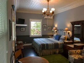 Creekside Hideaway - Image 3