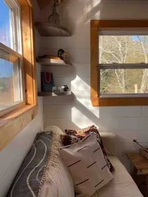 Kayak. Lake front. Tiny house. Fire pit. - Image 5
