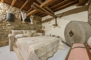 Frantoio private apartment in villa jacuzzi & pool - Image 5