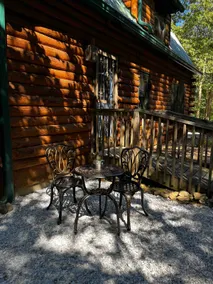 Cozy Log Cabin Getaway - Image 5