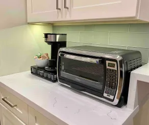 6BR Spacious Comfy Modern Quiet Retreat, Walk Dtwn - Image 5