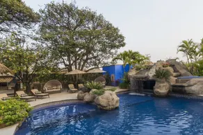 Cuernavaca House with Spectacular Pool and Garden - Image 2