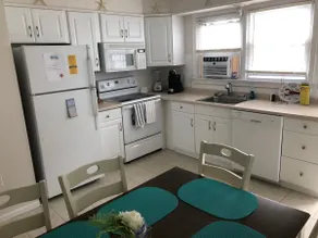 Condo D-Asbury Ave Gold Coast- 2 blocks to beach - Image 4