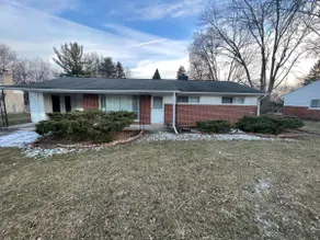 Cozy Home Novi 3 Bedroom/2 Bath - Image 2