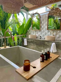 Guesthouse III w private pool and tub - Image 2