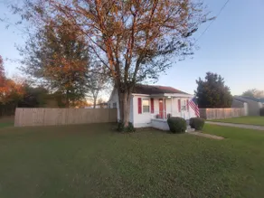 Beautiful 2 bedroom Cottage minutes from UA!!!!! - Image 3