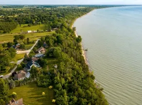 Lake Huron Cottage with Hot Tub - Image 5