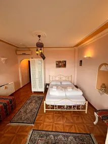 Studio with Balcony and Sea View in Old City - Image 4