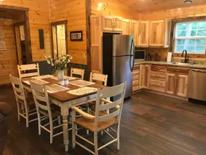 Upscale, cozy, buffalo river, hiking, WIFI, Pets - Image 3