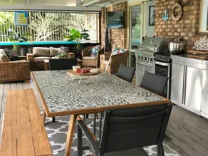 Pet friendly home with pool and boat parking. - Image 2