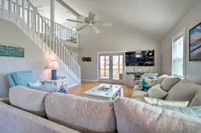 Carefree Coastal Getaway - Walk to Long Beach - Image 4