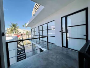 New Studio 1 - Downtown One Block From The Marina - Image 2
