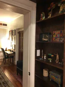 Apt in private house w Free parking! - Image 5