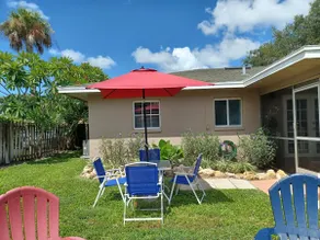 Sandy Cove Villa Central Naples and near the Beach - Image 2
