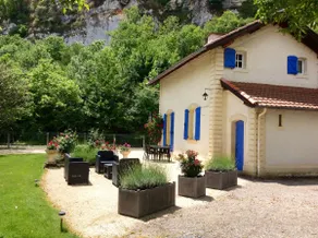 Nice air-conditioned house on the river bank - Image 2