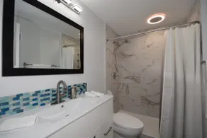 Modern Private Studio Near Beach - Image 4