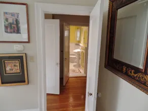 Classic & Spacious 1 BR - Elmwood - Image 5
