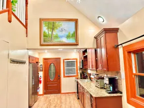 Chic Chalet River Views & Access - Image 5