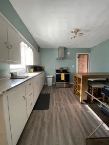 Centrally-located, 4-bed, 2 bath home with kitchen - Image 5