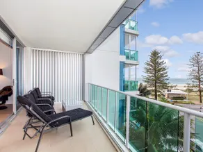 2 Bedroom Apartment Beach View - Image 2