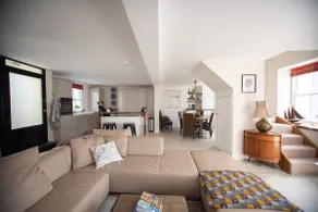 Large Open Plan Cottage with Balcony BBQ Area - Image 4