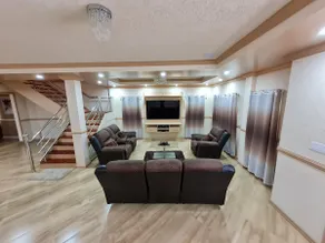 Exquisite 4 - bedrooms house! - Image 3