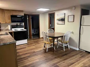 Lake View Cabin at Squash Lake Resort - Image 4