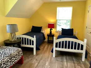 Henry's House: A Cute Lil' Ol' Beach Shack - Image 4