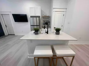 East Downtown Pied-à-terre Unit #1 - Image 4