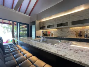 Turia's Beach Villa - Image 5