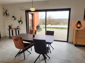 Spacious country house with pool - Image 5