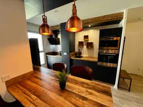 Luxury 2-bedroom apartment with private parking - Image 2