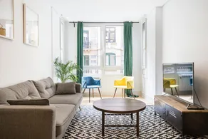 Usandizaga Apartment, Second line beach, free Parking - Image 2