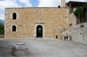 Villa Faraggi, in a green and peaceful scenery - Image 2