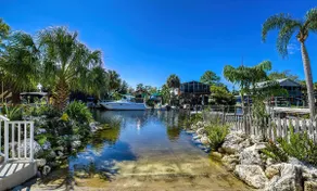 PARADISE POINT on Weeki Wachee (Boat Welcome) - Image 3