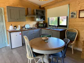 Shabby Chic Barn - Image 2