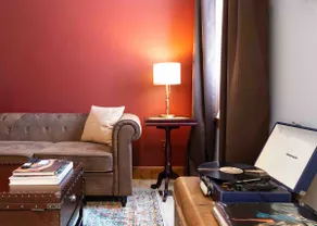 Beautiful Downtown New Haven Retreat - Image 2