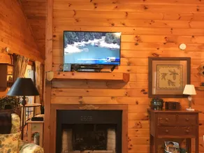 #1 Lovers Retreat—Mega Mtn Views, Hot Tub, Jacuzzi - Image 5
