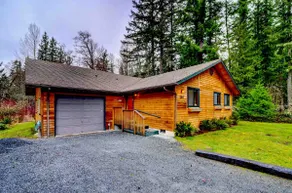 Cedar Cabin - Hot tub, backyard creek, fast wifi - Image 3