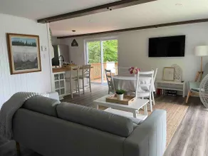 Modern and Cozy Nature Escape with Wi-Fi & Canoe - Image 2